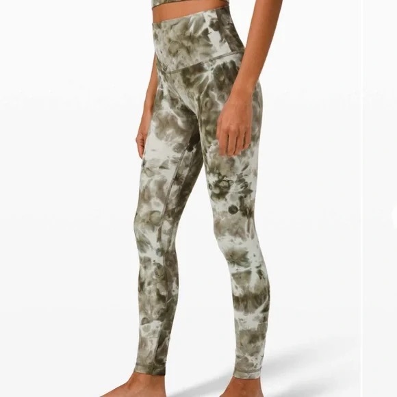 lululemon athletica Pants - Lululemon✨EUC✨Diamond Dye Align 28” Legging✨ Light Sage Cream✨Size 4